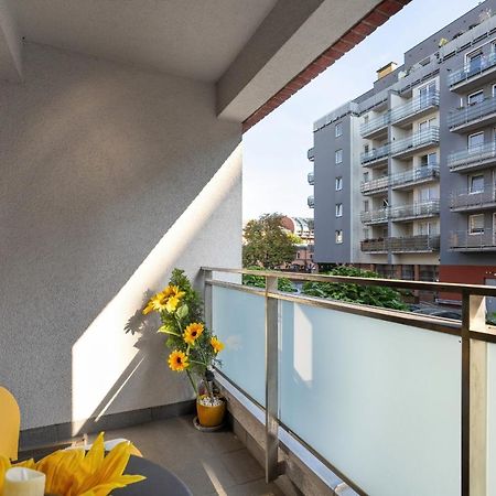 Comfortable Wojskowa Apartment By Noclegi Renters Poznan Exterior photo