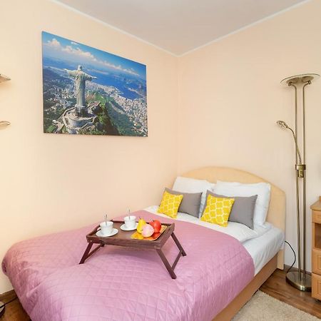 Comfortable Wojskowa Apartment By Noclegi Renters Poznan Exterior photo