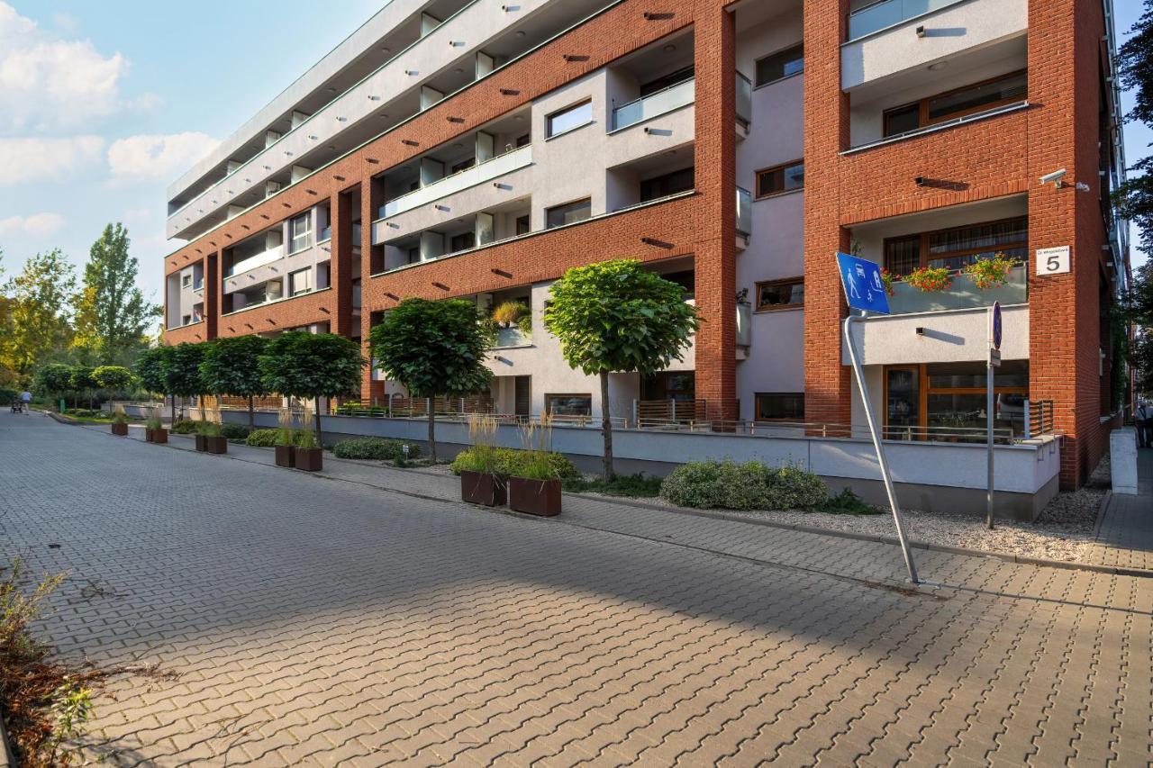 Comfortable Wojskowa Apartment By Noclegi Renters Poznan Exterior photo